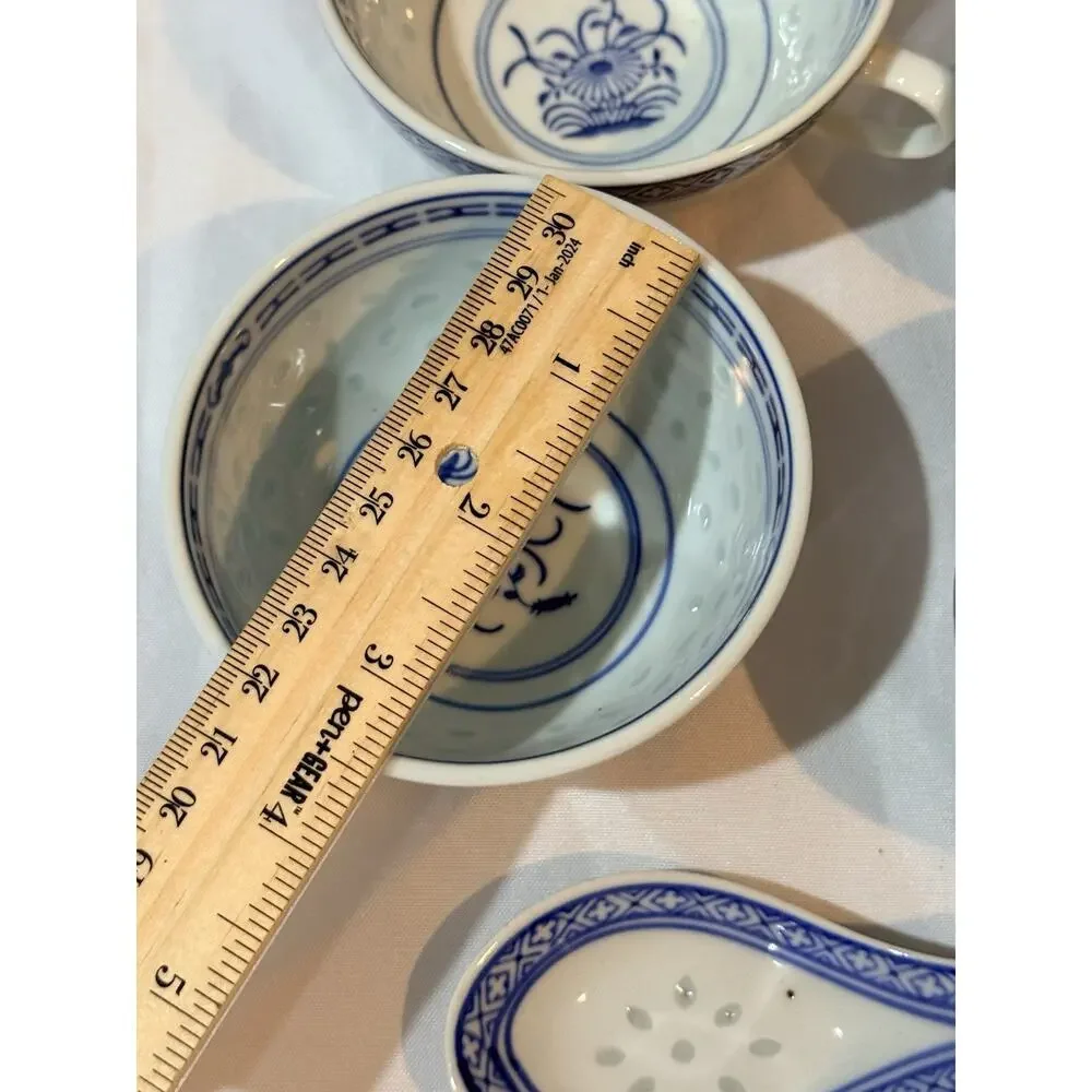 Vintage Chinese Rice Grain Blue White Porcelain Soup Set 4 Cups 4 Saucers Spoon